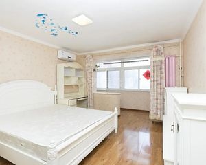 红莲南里 正规南向一居室 税费少全明格局 价格好商量 近地铁
