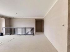 两层带院!万科翡翠长安,小高层,两层一样大,赠南北院