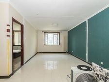 落地窗,采光好,户型方正,小区停车方便。