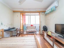 这个实惠的价,采光充足,正规一室一厅。