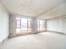 新出香树湾联排别墅 纯毛坯 前后院子急卖 随时看房