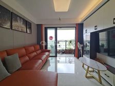 108平 满两年 龙光玖誉城 南北通透 4室