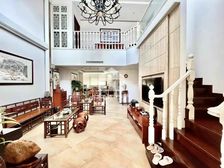 青秀万达商圈 南湖公园旁 三层豪装楼中楼 中空厅 近地铁