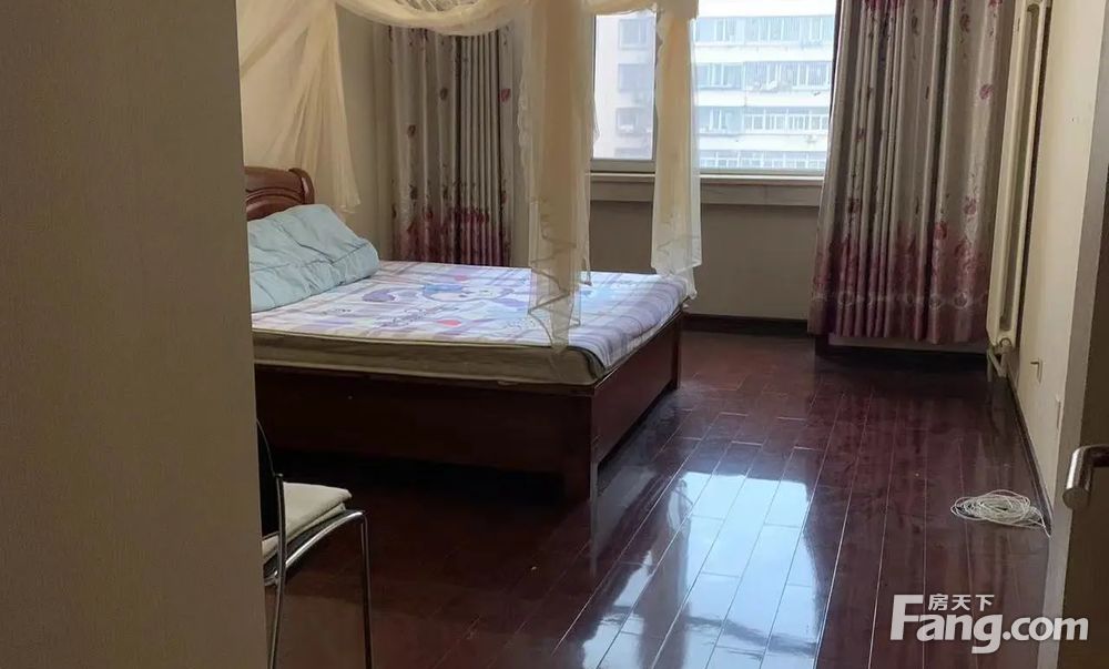 南北通透美华大厦1室1厅精装修