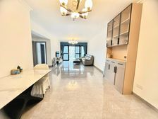 东方新 南向三房 不豪装 笋