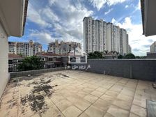 林业新村别墅凤岭北中心位置,双拼别墅,前后花园,停车方便