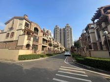 端头大花园前后无遮挡 卓越蔚蓝山别墅161平6居 南向毛坯