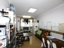 三轨交,不靠路,边全明户型,房型方正,临市区,2南1北随看