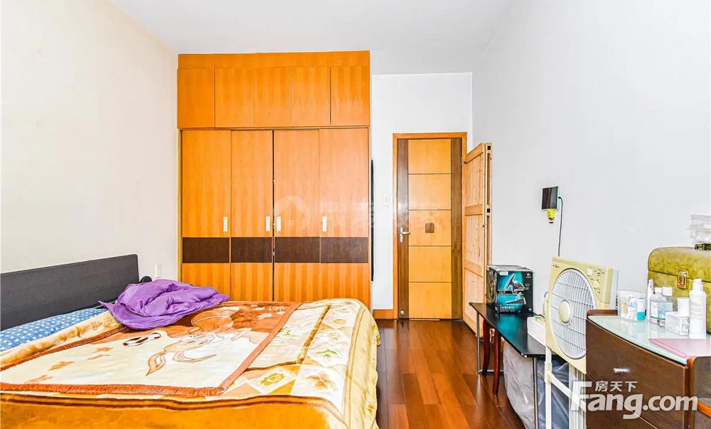 现代名苑三开间朝南中上楼层采光好视野开阔诚心出售