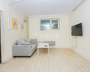 朝外带点特两居室,两卧朝南,视野好,看房效果好开阔
