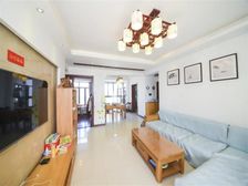 店长力荐!建屋海德公园正大四房!业主诚心出售!看中价可谈