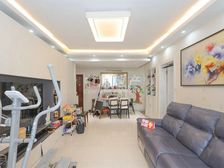 静安南京西路精装两房 南向中层满五住宅