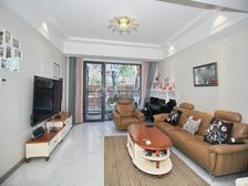 稀缺带院子住宅,业主自住保养好,客拎包住,随时看房!