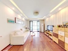 海德公园精装三房,不靠马路 位置好,房东换房着急出售