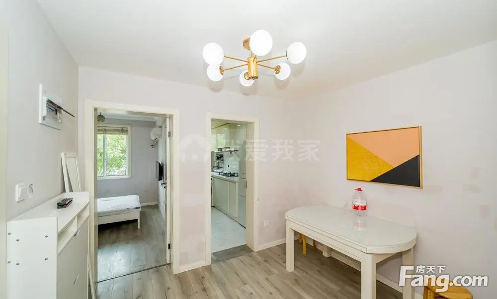 柳浪新苑新出精装2房1厅双卫光线不错主卧朝南带阳台诚心出售