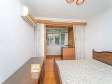 西边套全明,楼层二楼不靠马路,希缺戸型,房主诚意,看中可谈