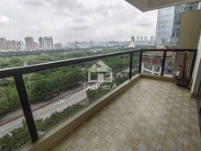 南湖名都广场 4房, 带车位, 价钱可谈, 看南湖公园