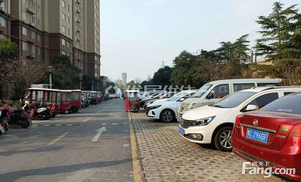 毛坯2室 63万元 89平 朝向西南 电梯房 圣域蓝湾 看,洛阳瀍河东花坛