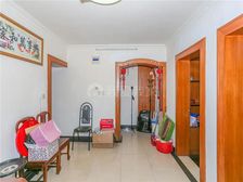 新出房源。一楼带二三十平花园,看房提前约,房东很诚心价可议