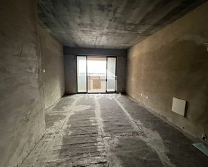 五象明珠近地铁口环境好