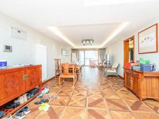 低密度洋房社区满五年,南北通透四居 一梯两户,户型方正!