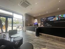 曲江商品城旁 纯一楼沿街商铺 137平米 350万包大说