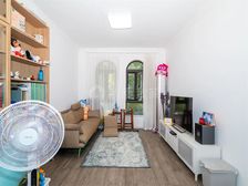 满五一,河景房,自住精装修,急售!