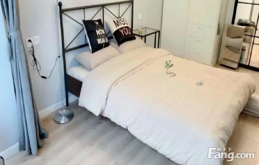 近虹梅路站，电梯一房，精美装修，，拎包入住