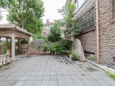 新出 稀0缺彩虹城精装别墅 东边户大院子