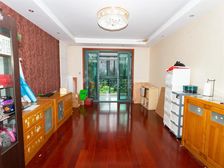 诚意出售,南北通透,3房2厅,出行方便,周边配套成熟。