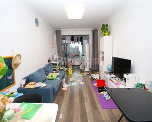 房山原香漫谷四区,三居室,高楼层,视野可见公园,满五年