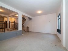 新出阳光龙庭联排别墅 毛坯 特价急卖 随时看房