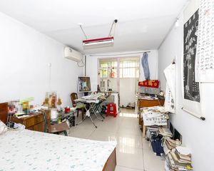 朝阳十佳小区惠新西街地铁口 低总价2居室 满五年一套低税费