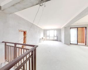 次新毛坯交付,高楼层采光视野开阔,配套成熟,环境优