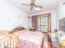 中间楼层,花园位置,满五税少,诚心出售,价.格可谈,配套双轨