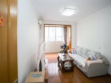 满五年v一,双南+养身中低贰楼,小区央座,一梯三户,采光好!