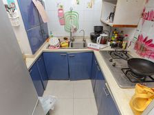 曹二附属...近地铁...朝南一房一厅...楼层好位置好