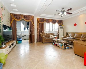 南北通透汤HOUSE公寓3室2厅精装修