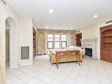 四期廊院户型,纯地上两层独栋,南绿地300平米,看房有钥匙