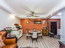 金都名苑一楼带大院子中央空调地暖,全屋豪华定制装修,拎包入住