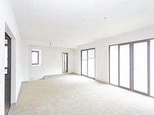 狮山原著,纯毛坯,户型正气,三房朝南,看房有密码