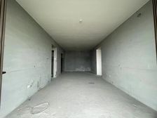 银湖山庄可观湖景的93平住家3房 全新毛坯145万