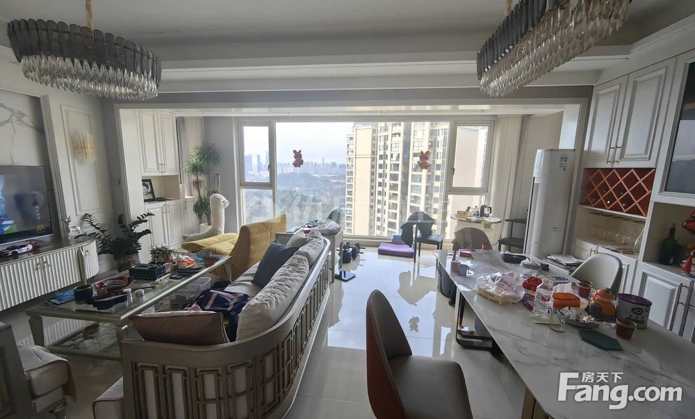 远大美域三期看观山湖公园房开精装三房定制家具产权满两年