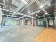 酒仙桥独栋4200平 挑高6米 遗留精装 环境好 落地窗