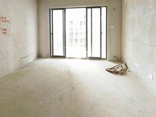 五象东 民中 旁 龙岗大唐果 毛坯 三房两厅两卫朝南