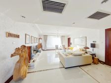 中高层四居,自住精装,位置安静,满五年,有车位。欢迎出价