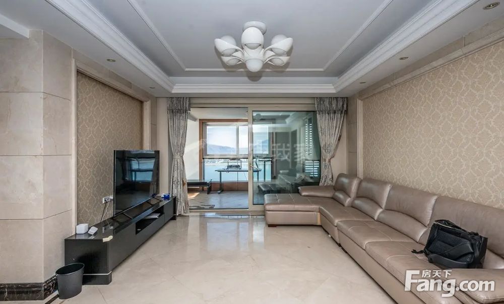 新出一线江景房 超大跑道阳台 品质住宅,杭州滨江浦沿彩虹豪庭二手房