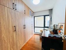 临深笋盘亏本急卖可谈 嘉辉森镇 全新装修 送全屋家私