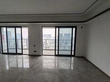 宝龙一城4室2厅3卫南朝向560.0万元/套出售