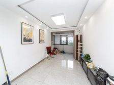 全屋精装修三年,位置靠河,河景房,步行500米到金桥国际